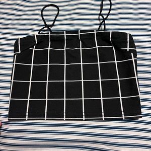 Black white crop top
